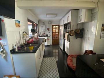 Hermosa casa en arriendo Lomas San Andrés