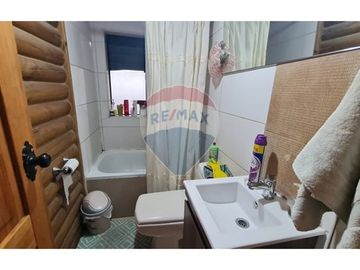 Parcela con 3 casas y gran piscina en Linderos