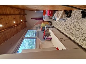 Parcela con 3 casas y gran piscina en Linderos