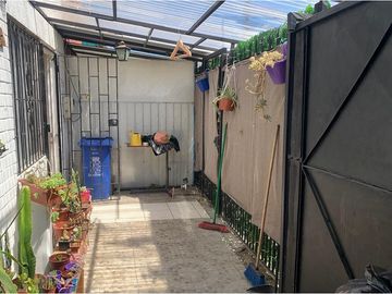 Venta en casa 2d 1b 2e en Maipú