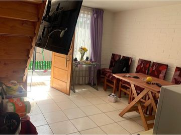 Venta en casa 2d 1b 2e en Maipú