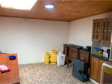 Venta en casa 2d 1b 2e en Maipú