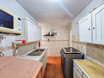 VENDO MULTIFAMILIAR POR LA ALBORADA LIMITE CON PUEBLO LIBRE