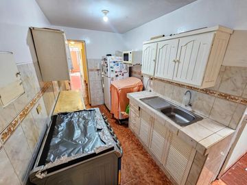 VENDO MULTIFAMILIAR POR LA ALBORADA LIMITE CON PUEBLO LIBRE