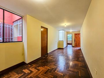 VENDO MULTIFAMILIAR POR LA ALBORADA LIMITE CON PUEBLO LIBRE