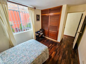 VENDO MULTIFAMILIAR POR LA ALBORADA LIMITE CON PUEBLO LIBRE