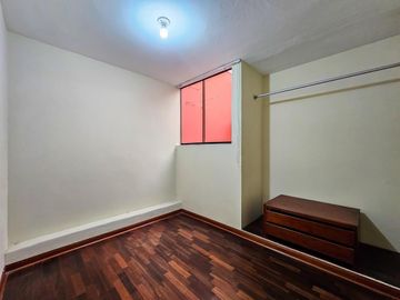 VENDO MULTIFAMILIAR POR LA ALBORADA LIMITE CON PUEBLO LIBRE