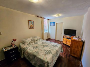 VENDO MULTIFAMILIAR POR LA ALBORADA LIMITE CON PUEBLO LIBRE