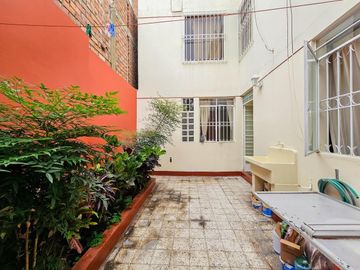 VENDO MULTIFAMILIAR POR LA ALBORADA LIMITE CON PUEBLO LIBRE