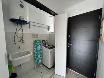 ALQUILER DE BELLO DUPLEX EN MIRAFLORES DE 80m2 - TOTALMENTE AMOBLADO Y EQUIPADO