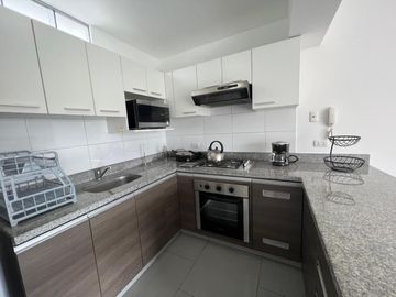 ALQUILER DE BELLO DUPLEX EN MIRAFLORES DE 80m2 - TOTALMENTE AMOBLADO Y EQUIPADO