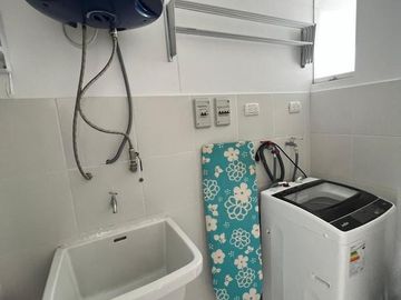 ALQUILER DE BELLO DUPLEX EN MIRAFLORES DE 80m2 - TOTALMENTE AMOBLADO Y EQUIPADO