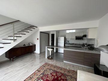 ALQUILER DE BELLO DUPLEX EN MIRAFLORES DE 80m2 - TOTALMENTE AMOBLADO Y EQUIPADO