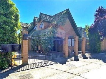 SE VENDE CASA EN VILLA INGLESA 3D + 2B + PISCINA