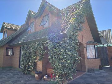 SE VENDE CASA EN VILLA INGLESA 3D + 2B + PISCINA