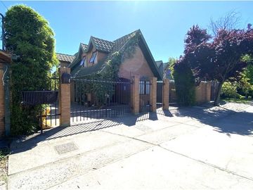 SE VENDE CASA EN VILLA INGLESA 3D + 2B + PISCINA