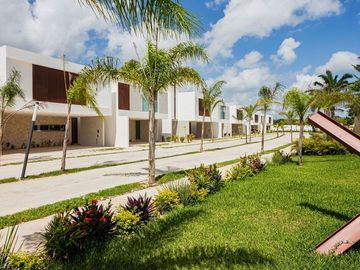 casa en venta en privada  xcanatun al norte de Mérida