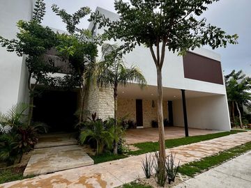 casa en venta en privada  xcanatun al norte de Mérida