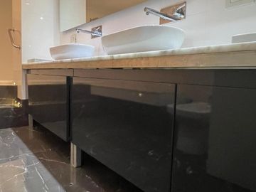 Departamento 4 ambientes con patio frente al Polo