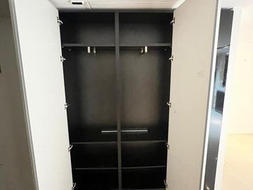 Departamento 4 ambientes con patio frente al Polo