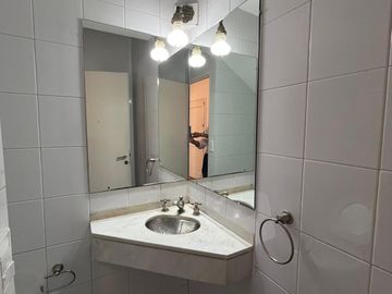 Chalet 6 Ambientes en Venta – Salta 3450 – Zona Residencial con Jardín y Pileta