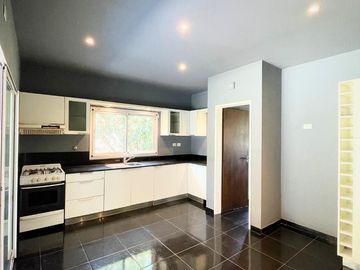 CASA 6 AMBIENTES EN VENTA, COUNTRY CLUB LOS CARDALES