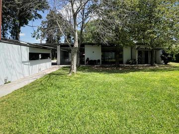 CASA 6 AMBIENTES CON PILETA EN VENTA, BARRIO SEMI CERRADO SAN JORGE, LOS CARDALES