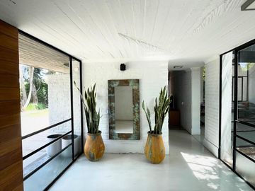 CASA 6 AMBIENTES CON PILETA EN VENTA, BARRIO SEMI CERRADO SAN JORGE, LOS CARDALES