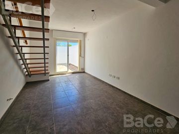 Venta duplex en la sexta - Universidades