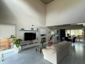 CASA 6 AMBIENTES EN VENTA, BARRIO LOS PARAISOS, LOS CARDALES