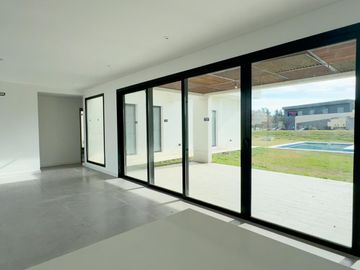 Venta Casa - Barrio Privado Altos de Campo Grande / Pilar