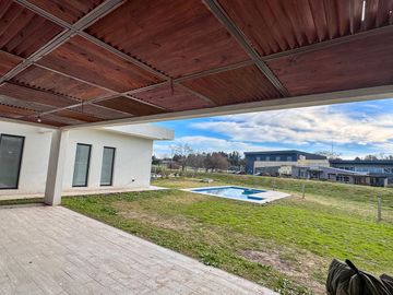 Venta Casa - Barrio Privado Altos de Campo Grande / Pilar