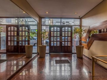 Departamento a la venta de 7 ambientes en Flores Piso entero