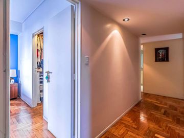 Departamento a la venta de 7 ambientes en Flores Piso entero