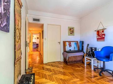Departamento a la venta de 7 ambientes en Flores Piso entero