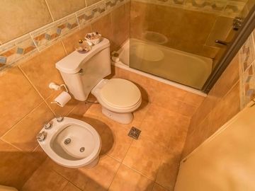 Departamento a la venta de 7 ambientes en Flores Piso entero