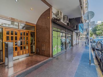 Departamento a la venta de 7 ambientes en Flores Piso entero