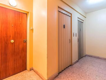 Departamento a la venta de 7 ambientes en Flores Piso entero