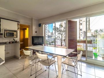 Departamento a la venta de 7 ambientes en Flores Piso entero