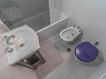 Departamento a la venta de 7 ambientes en Flores Piso entero