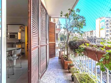Departamento a la venta de 7 ambientes en Flores Piso entero