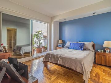 Departamento a la venta de 7 ambientes en Flores Piso entero