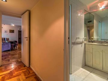 Departamento a la venta de 7 ambientes en Flores Piso entero