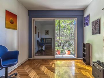 Departamento a la venta de 7 ambientes en Flores Piso entero