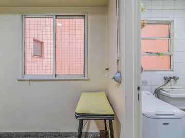 Departamento a la venta de 7 ambientes en Flores Piso entero