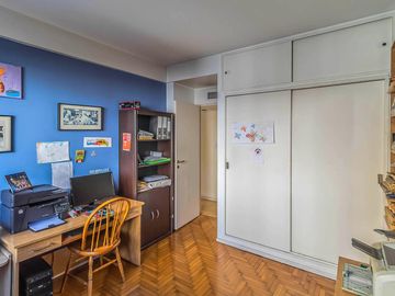 Departamento a la venta de 7 ambientes en Flores Piso entero