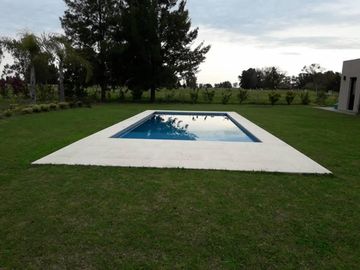 AREA 60-LA VICTORIA POLO COUNTRY CLUB-EXCELENTE CASA ESTRENAR