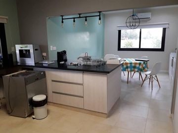 AREA 60-LA VICTORIA POLO COUNTRY CLUB-EXCELENTE CASA ESTRENAR