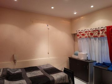 Casa en venta - 4 Dormitorios 4 Baños - Cochera - 320Mts2 - Lomas de Zamora