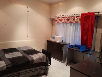 Casa en venta - 4 Dormitorios 4 Baños - Cochera - 320Mts2 - Lomas de Zamora